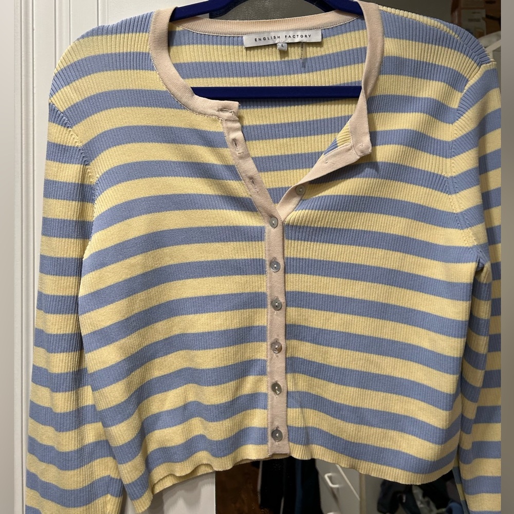 Adorable stripped cardigan